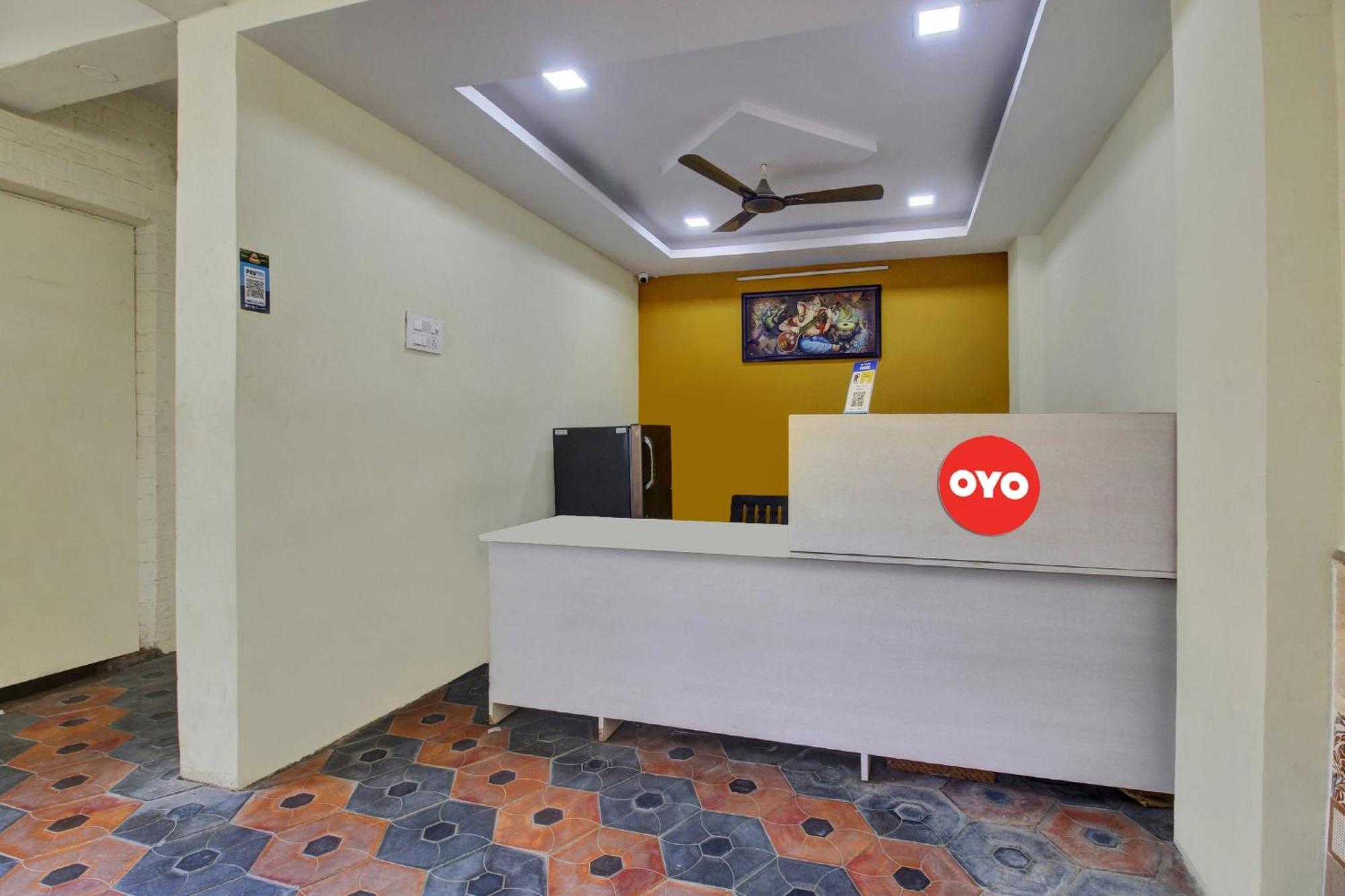 Hotel O Lavish Stay Sururnagar Eksteriør billede