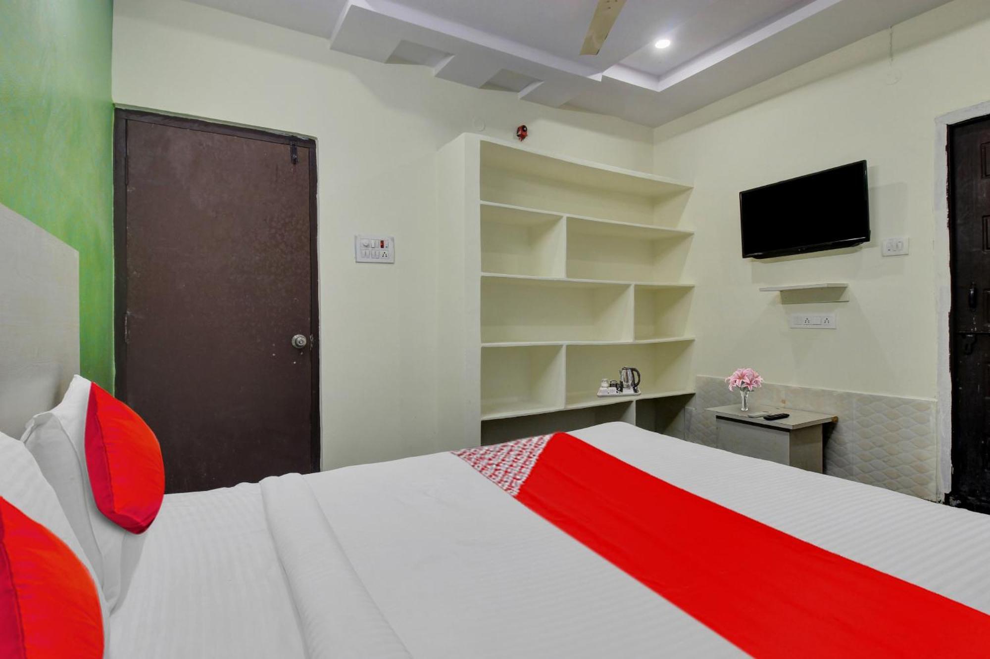 Hotel O Lavish Stay Sururnagar Eksteriør billede