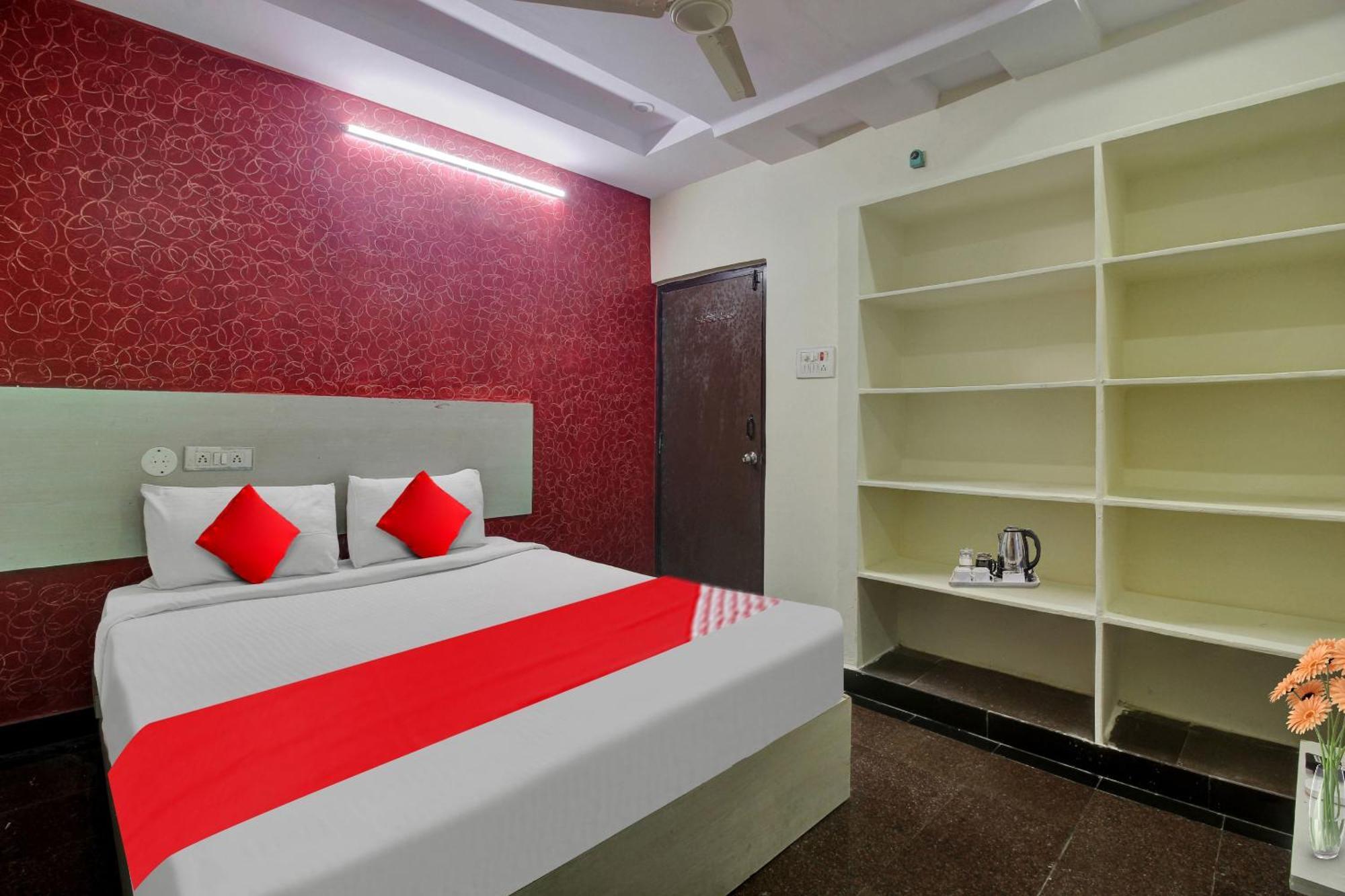 Hotel O Lavish Stay Sururnagar Eksteriør billede